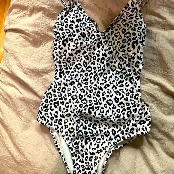 Xhilaration Other - Cut out one piece